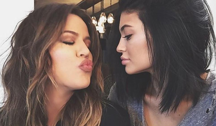 khloe-kardashian-and-kylie-jenner-twerk